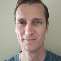 Robert Jones headshot